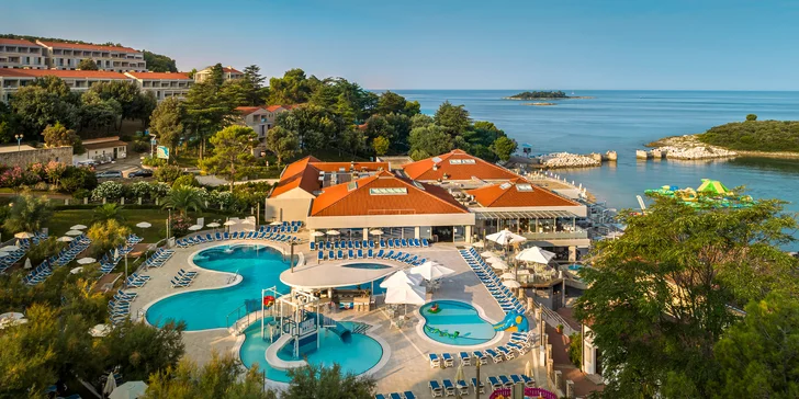 Dovolenka na Istrii: 4* rezort priamo pri pláži vrátane stravy, bazéna a sauny