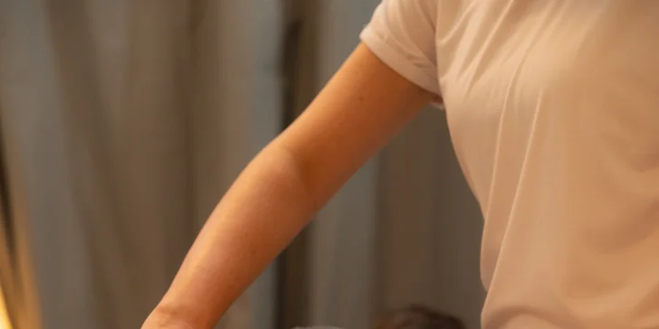 Maderoterapia celého tela: zbavte sa celulitídy a opuchov