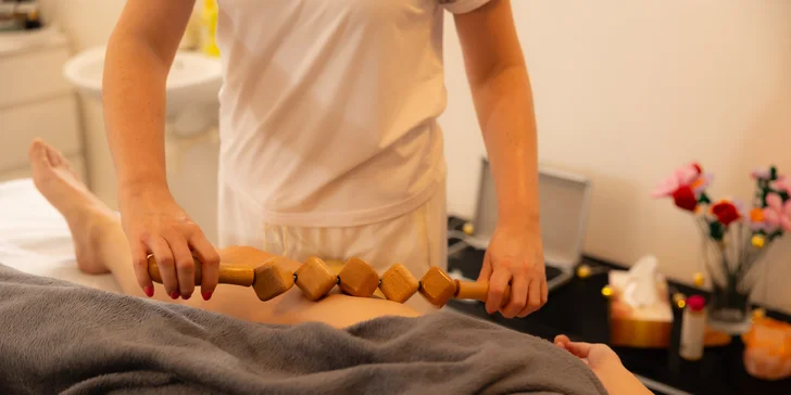 Maderoterapia celého tela: zbavte sa celulitídy a opuchov