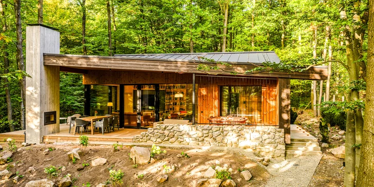 Luxusný chalet uprostred lesa neďaleko Ostrihomu, polpenzia aj súkromný wellness