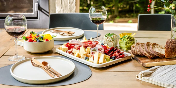 Luxusný chalet uprostred lesa neďaleko Ostrihomu, polpenzia aj súkromný wellness