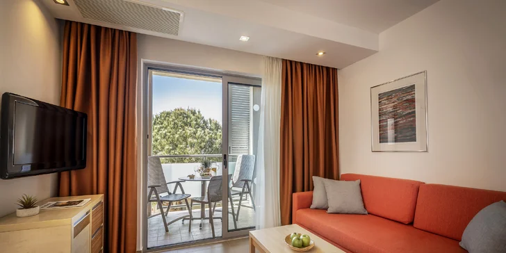 Rodinná dovolenka na Istrii: 4* apartmánový rezort priamo pri mori, raňajky aj polpenzia