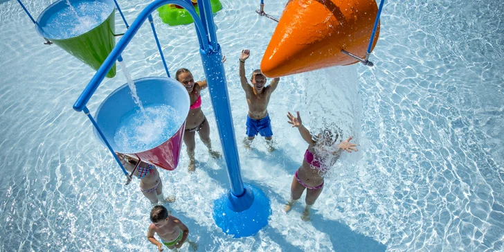 Hurá na Istrii: 3* apartmány priamo pri pláži, raňajky alebo polpenzia, bazén s toboganmi