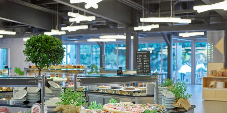 Hurá na Istrii: 3* apartmány priamo pri pláži, raňajky alebo polpenzia, bazén s toboganmi