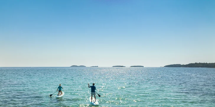 Hurá na Istrii: 3* apartmány priamo pri pláži, raňajky alebo polpenzia, bazén s toboganmi