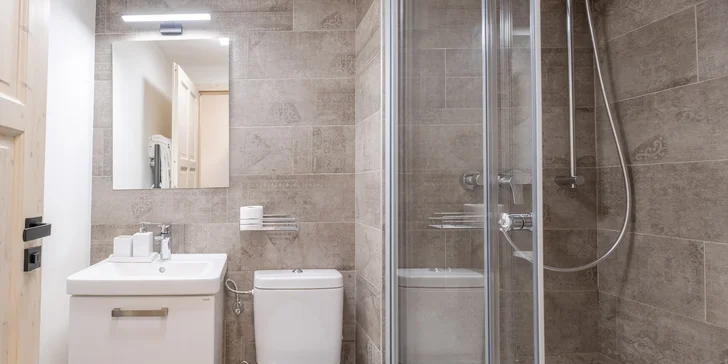 Pobyt v Peci pod Sněžkou až pre 6 osôb: raňajky, fľaša vína aj sauna