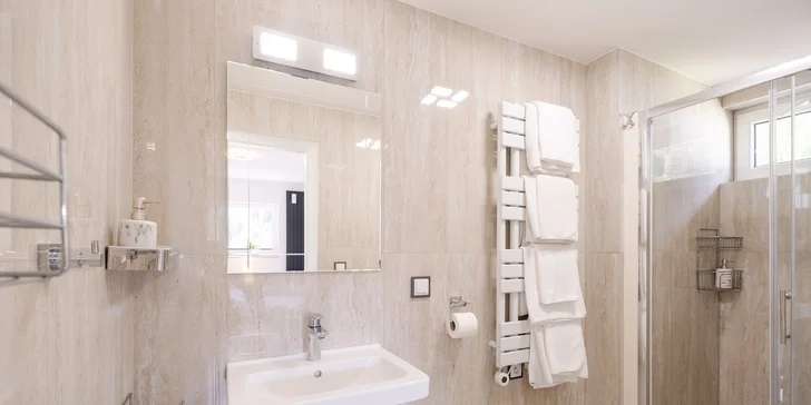 Pobyt v Peci pod Sněžkou až pre 6 osôb: raňajky, fľaša vína aj sauna