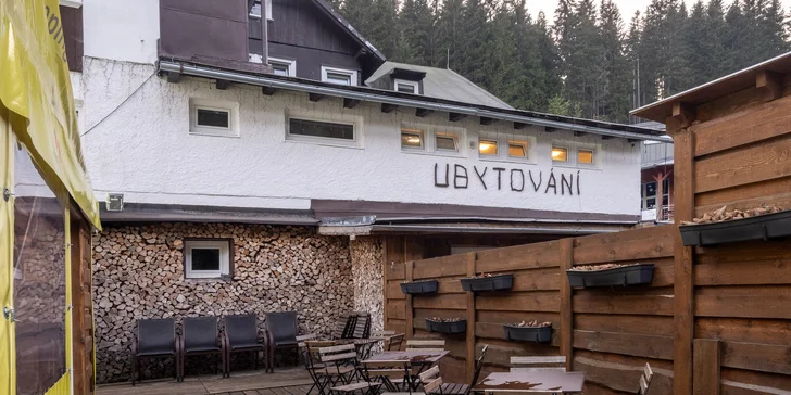 Pobyt v Peci pod Sněžkou až pre 6 osôb: raňajky, fľaša vína aj sauna