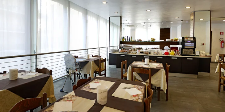 Talianske Jesolo: 3* hotel priamo na pláži a raňajky alebo polpenzia