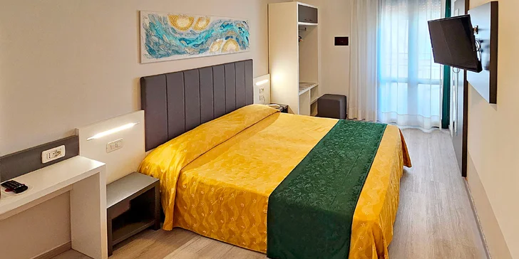 Talianske Jesolo: 3* hotel priamo na pláži a raňajky alebo polpenzia