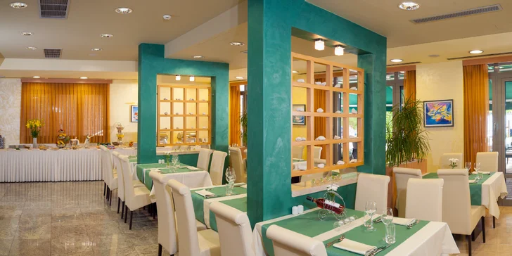 Dovolenka v chorvátskom Gradaci: 4* hotel pri pláži, s raňajkami alebo polpenziou