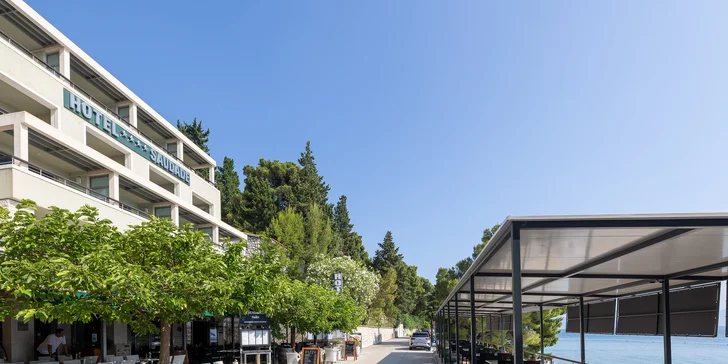 Dovolenka v chorvátskom Gradaci: 4* hotel pri pláži, s raňajkami alebo polpenziou