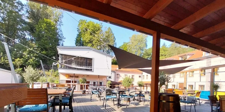 Do zoo aj na Ještěd: pobyt v hoteli a hosteli s raňajkami v pokojnej časti Liberca