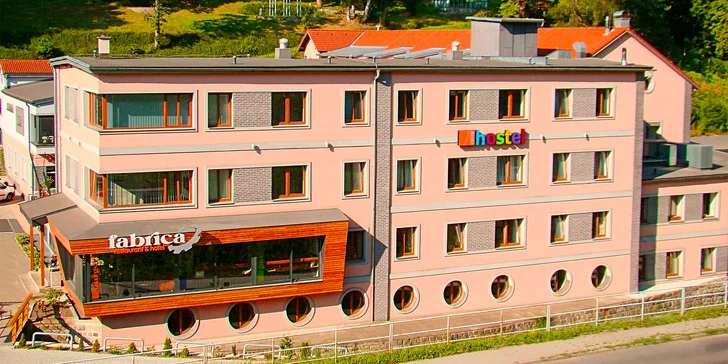 Do zoo aj na Ještěd: pobyt v hoteli a hosteli s raňajkami v pokojnej časti Liberca