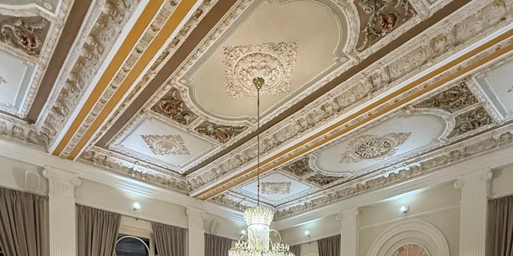 Zrekonštruovaný hotel v centre Františkových Lázní: raňajky alebo plná penzia, bazén aj procedúry