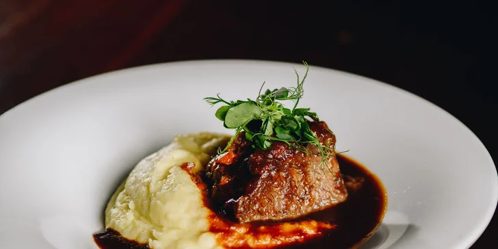 Pobyt na juhu Moravy s raňajkami, večerou aj ochutnávkou vín a syrovým tanierom