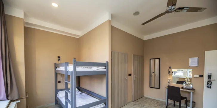 Hostel v pražských Holešoviciach, vrátane bufetových raňajok, bazéna a sauny