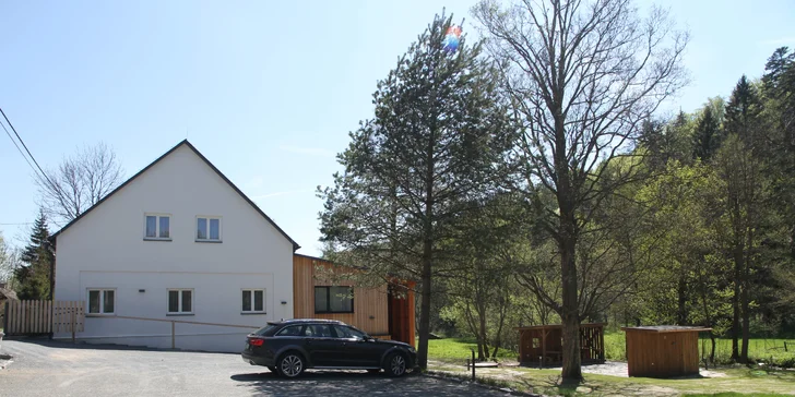 Pohodový pobyt v Jeseníkoch: krásne ubytovanie, privátna sauna aj vínna pivnica