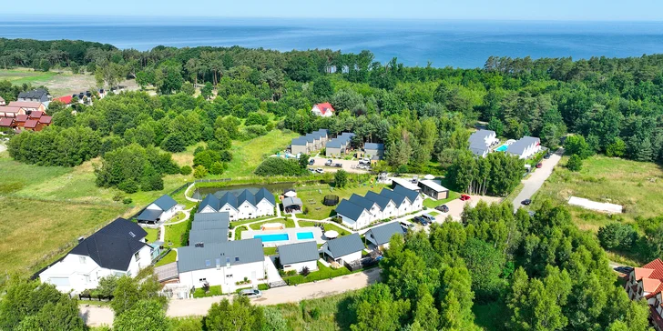 Rodinná dovolenka pri Baltiku: dvojposchodové domčeky 500 metrov od pláže, bazény a vírivky