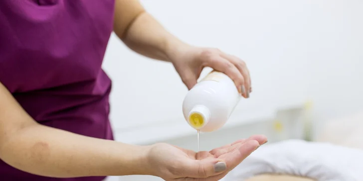 Masáže: klasická, celotelová aj kombinácia s rašelinovým zábalom či bankovaním