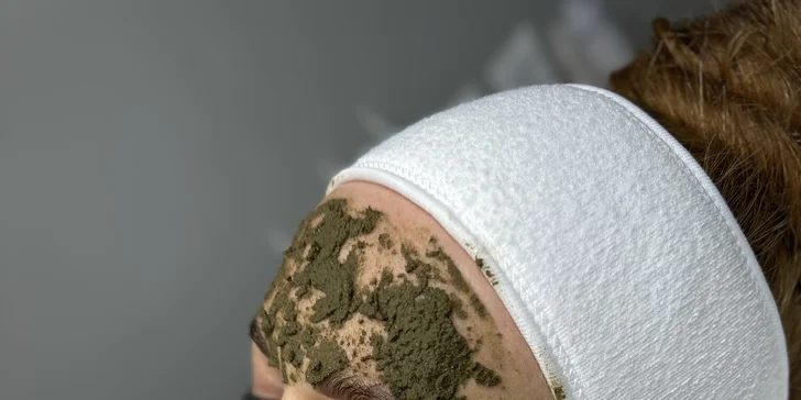 Bio-ihly z morských rias pre hladkú pleť bez akné