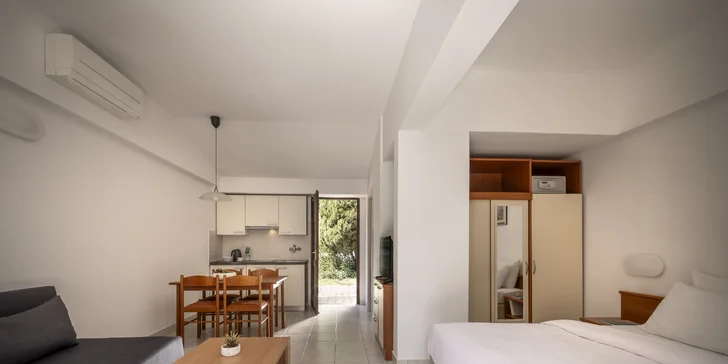 Hurá na Istrii: 3* apartmány priamo pri pláži, raňajky alebo polpenzia, bazén s toboganmi