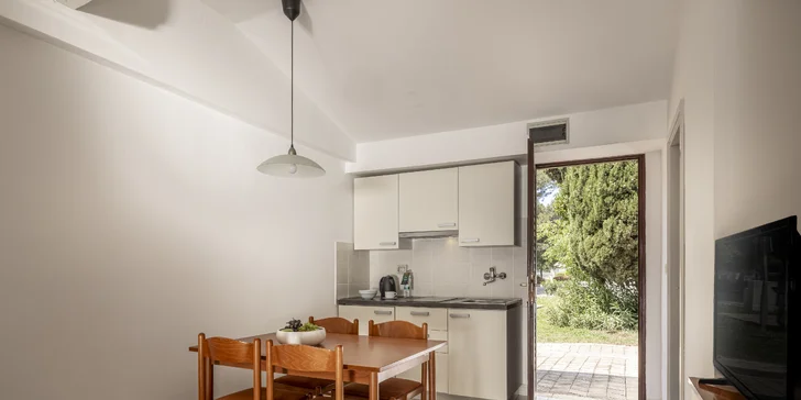 Hurá na Istrii: 3* apartmány priamo pri pláži, raňajky alebo polpenzia, bazén s toboganmi