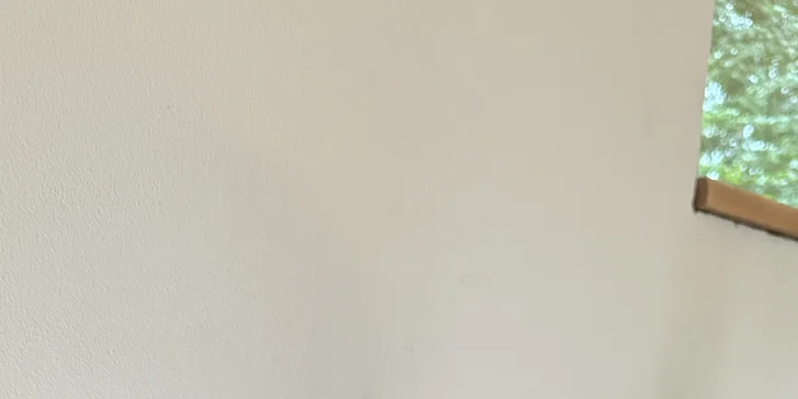 Kúsok pokoja pod skalou v Jizerkách: ubytovanie v tiny house a 2 hodiny v privátnej saune