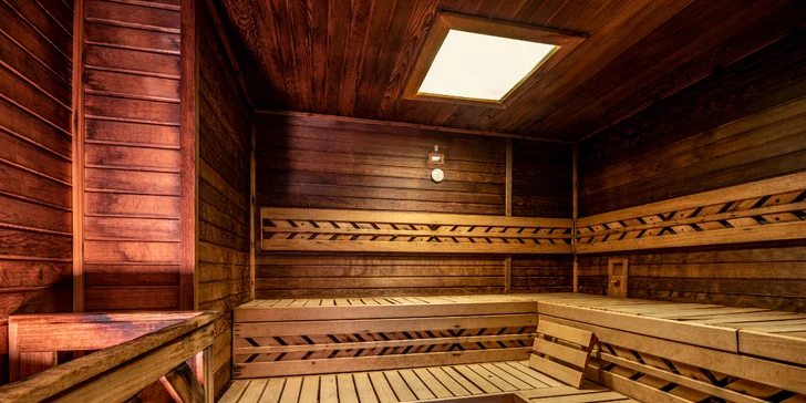 Pobyt v centre Karlových Varov: raňajky alebo polpenzia, bazén, sauna aj balíček procedúr