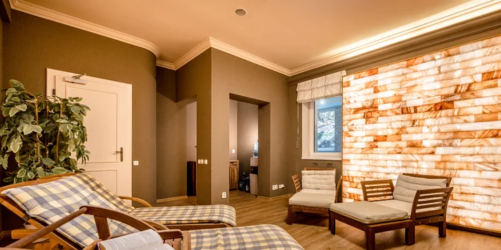 Pobyt v centre Karlových Varov: raňajky alebo polpenzia, bazén, sauna aj balíček procedúr