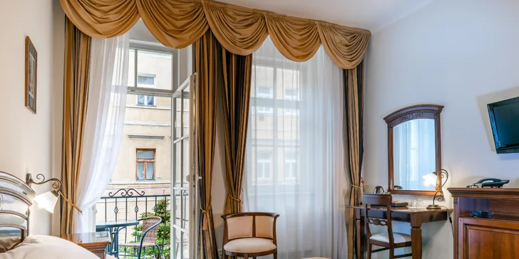 Pobyt v centre Karlových Varov: raňajky alebo polpenzia, bazén, sauna aj balíček procedúr