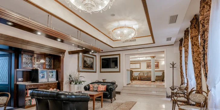 Pobyt v centre Karlových Varov: raňajky alebo polpenzia, bazén, sauna aj balíček procedúr