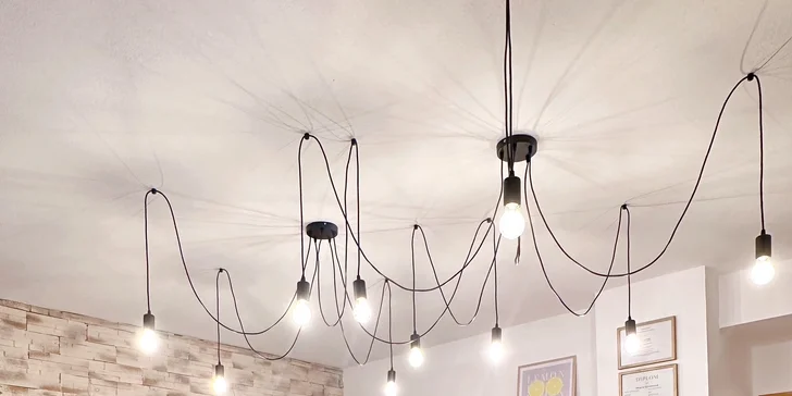 Zážitkové maľovanie obrazov: neónové alebo odtlačkami rastlín, skupinové alebo aj individuálne