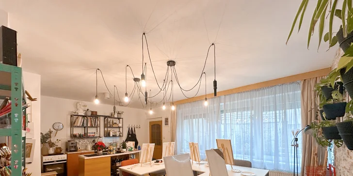 Zážitkové maľovanie obrazov: neónové alebo odtlačkami rastlín, skupinové alebo aj individuálne