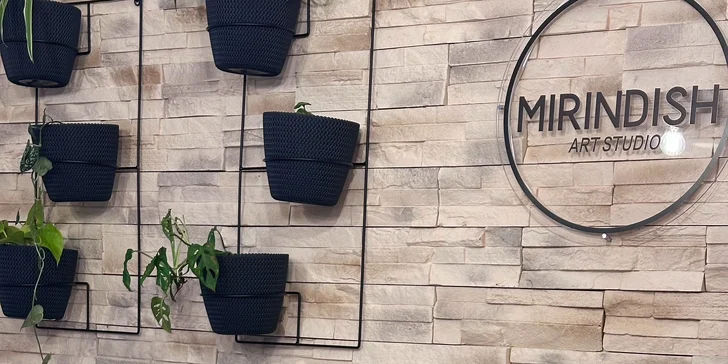 Zážitkové maľovanie obrazov: neónové alebo odtlačkami rastlín, skupinové alebo aj individuálne