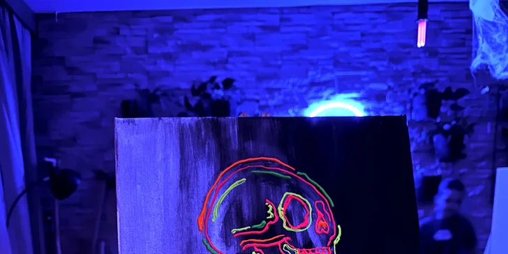 Zážitkové maľovanie obrazov: neónové alebo odtlačkami rastlín, skupinové alebo aj individuálne