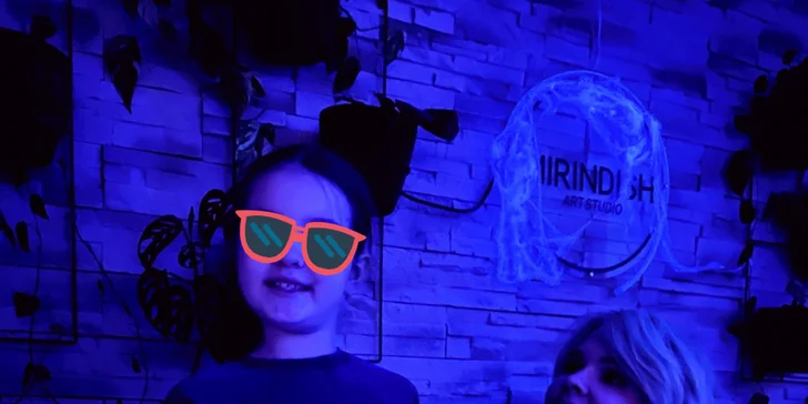 Zážitkové maľovanie obrazov: neónové alebo odtlačkami rastlín, skupinové alebo aj individuálne