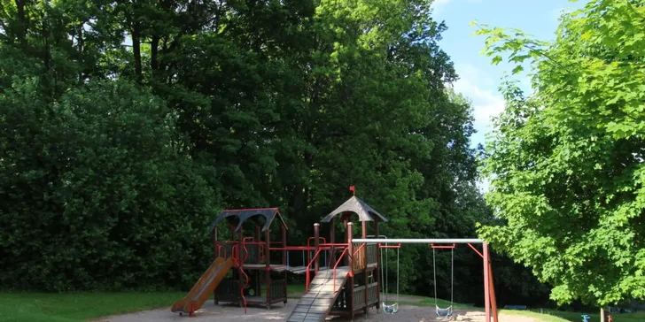 Chaty v Čistej v Krkonošiach až pre 8 osôb: zjazdovky, výlety a v lete bazén