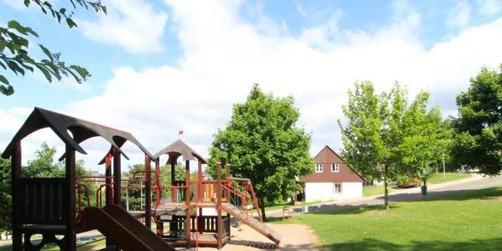 Chaty v Čistej v Krkonošiach až pre 8 osôb: zjazdovky, výlety a v lete bazén