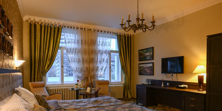 Romantika vo Varoch: fľaša prosecca na izbe, možnosť 3-chodovej večere aj raňajok do postele