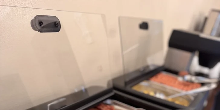 Romantika vo Varoch: fľaša prosecca na izbe, možnosť 3-chodovej večere aj raňajok do postele