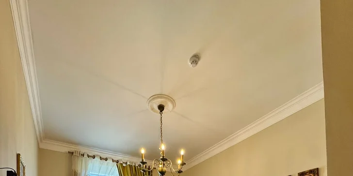 Romantika vo Varoch: fľaša prosecca na izbe, možnosť 3-chodovej večere aj raňajok do postele