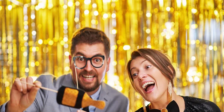 Zábavné fotky z každej párty! Prenájom fotobúdky s neobmedzenou tlačou a rekvizitami