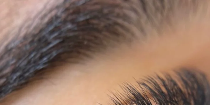 Zvodný pohľad s volume mihalnicami alebo darčeková poukážka