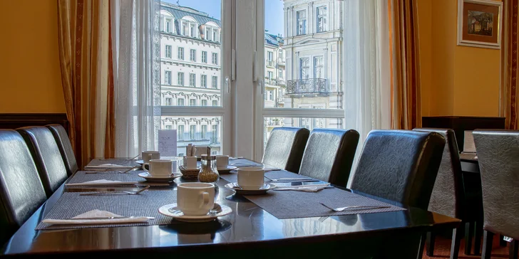 Oddych v Karlových Varoch: kúpeľný hotel s raňajkami alebo polpenziou, procedúrami a saunou