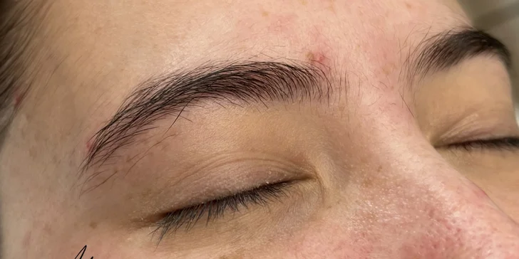 Deluxe maderoterapia s farbením a úpravou obočia