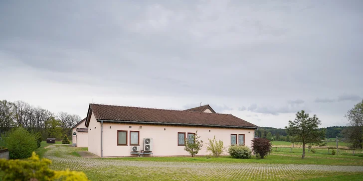 Oddych v južných Čechách: penzión s raňajkami alebo polpenziou, bazén, wellness