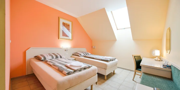 Oddych v južných Čechách: penzión s raňajkami alebo polpenziou, bazén, wellness