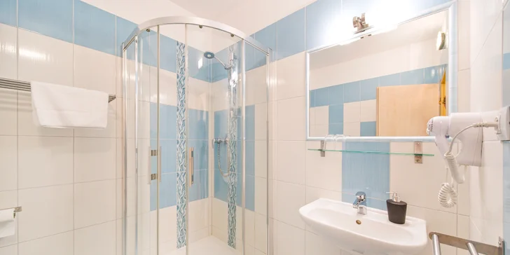 Oddych v južných Čechách: penzión s raňajkami alebo polpenziou, bazén, wellness