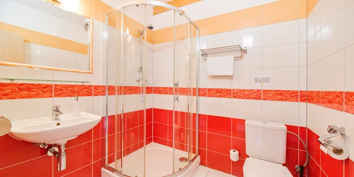 Oddych v južných Čechách: penzión s raňajkami alebo polpenziou, bazén, wellness